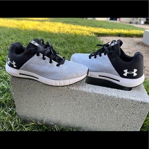 Under Armor Shoes Size 6